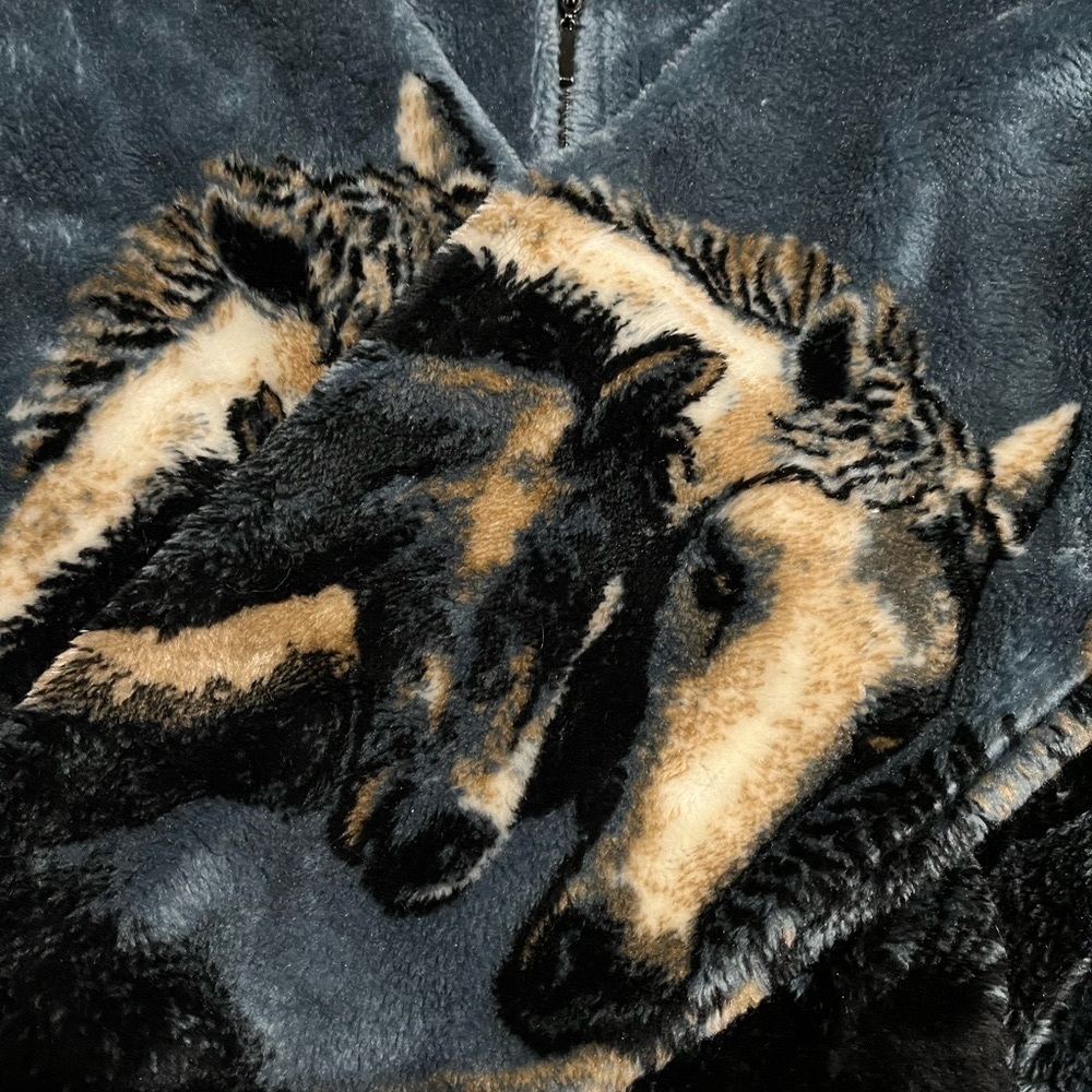 Mazmania fleece jacket. Horses